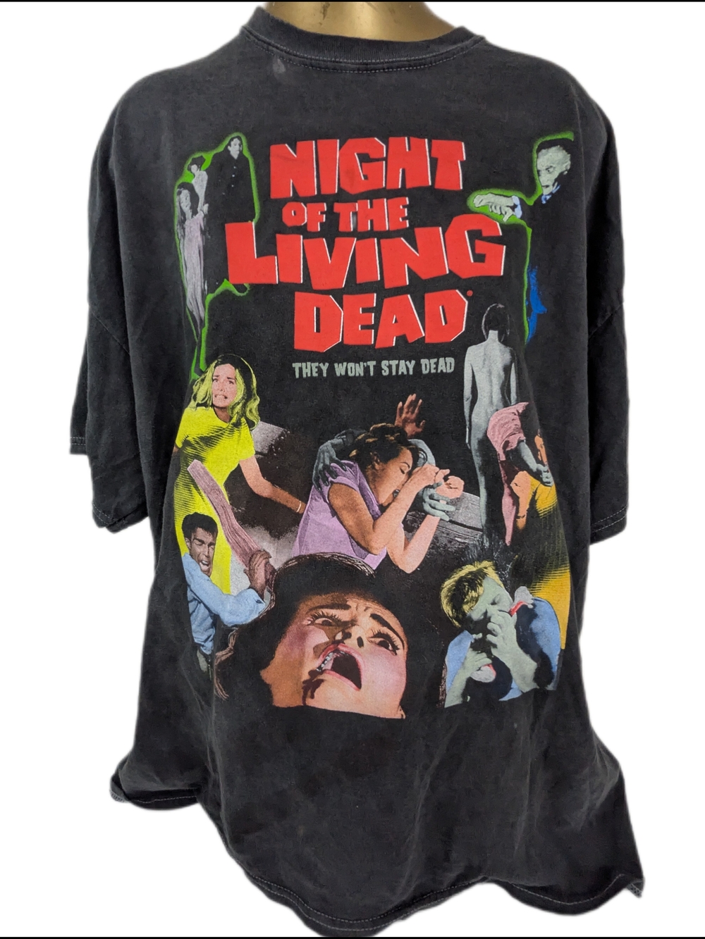 Night of the Living Dead Vintage Black Tee w/Multicolor Horror Characters XL